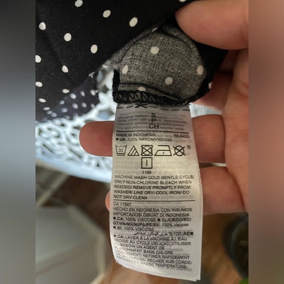 Old Navy Band Collar Polka shirt S - Picture 3 of 4